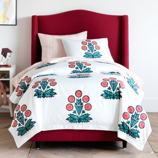 Modern Kids' Furniture | AllModern