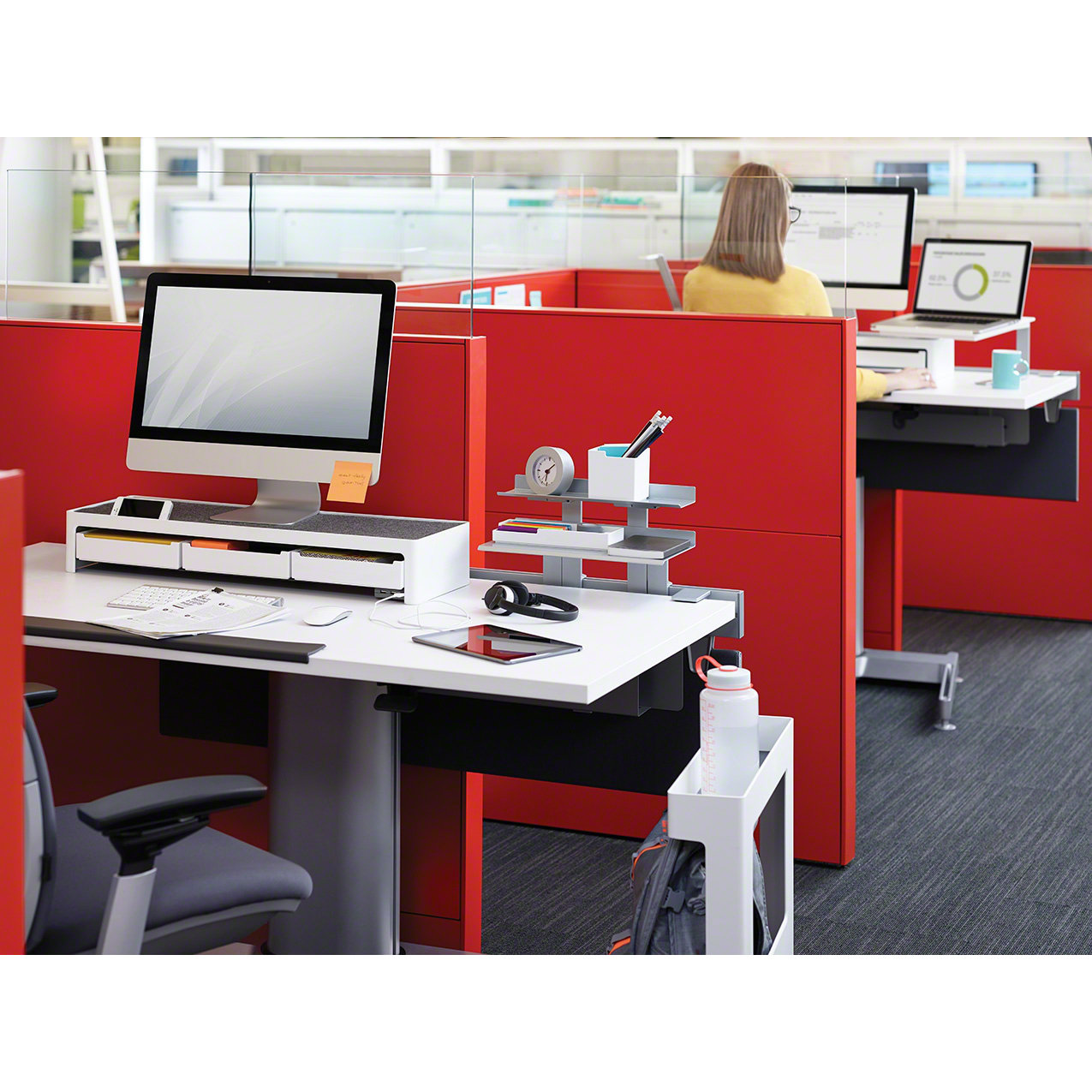 Steelcase Airtouch™ Laminate Worksurface Standing Desk Steelcase Airtouch™ Laminate Worksurface Standing Desk