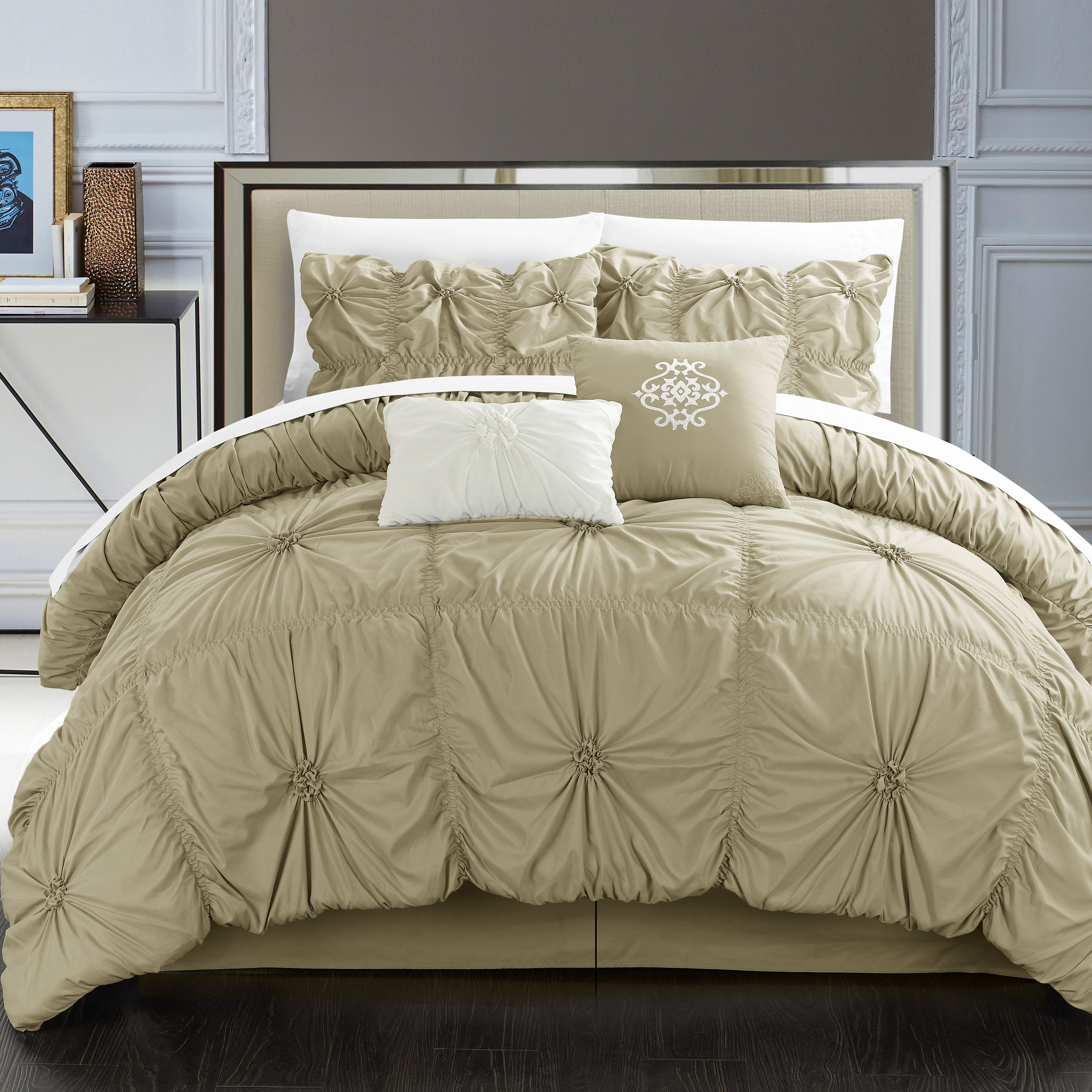 Crest home design comforter set Crest home design comforter set