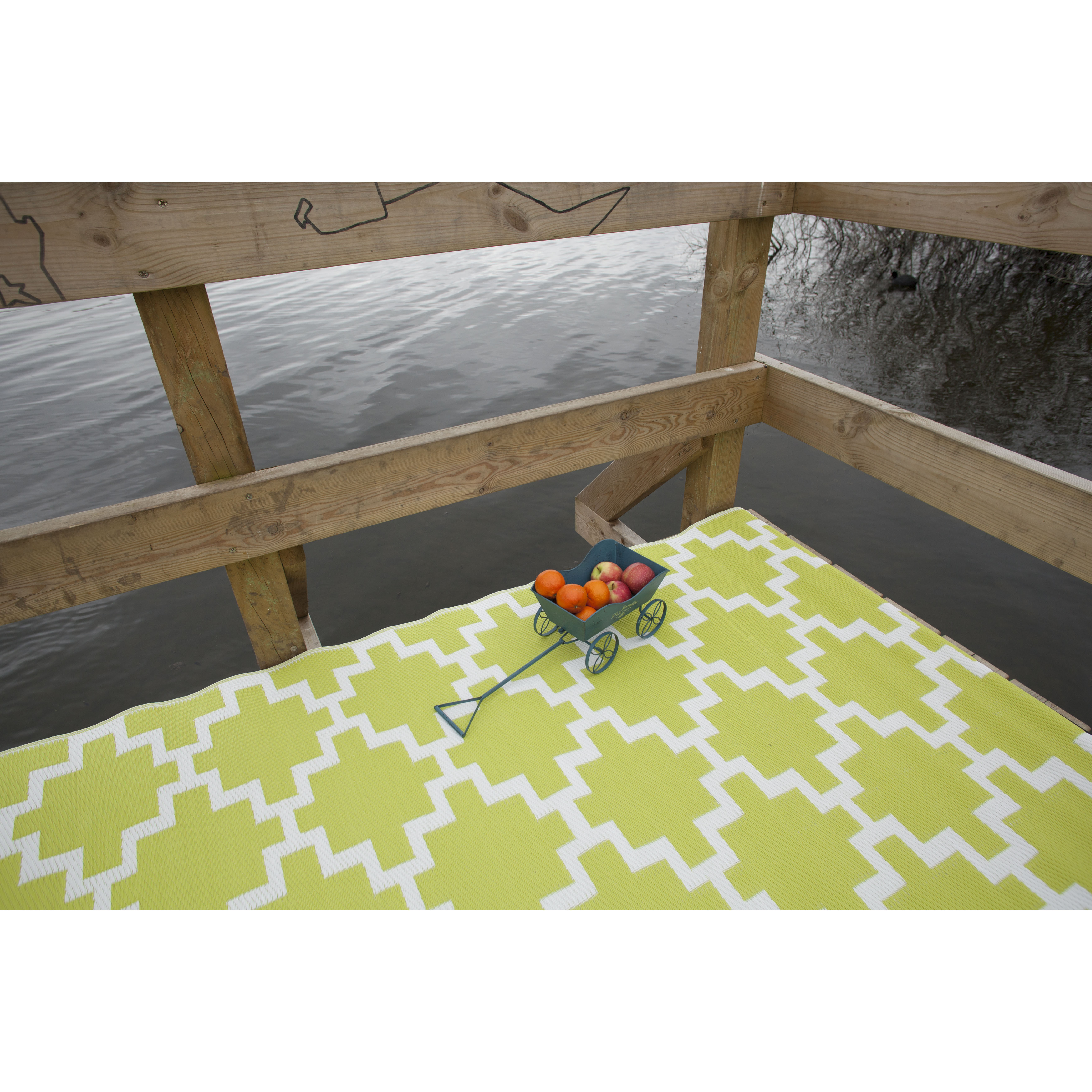 Green Decore Solitude Celery Green Indoor/Outdoor Area Rug & Reviews