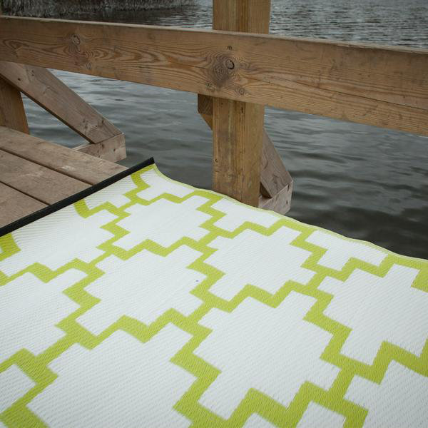 Green Decore Solitude Celery Green Indoor/Outdoor Area Rug & Reviews