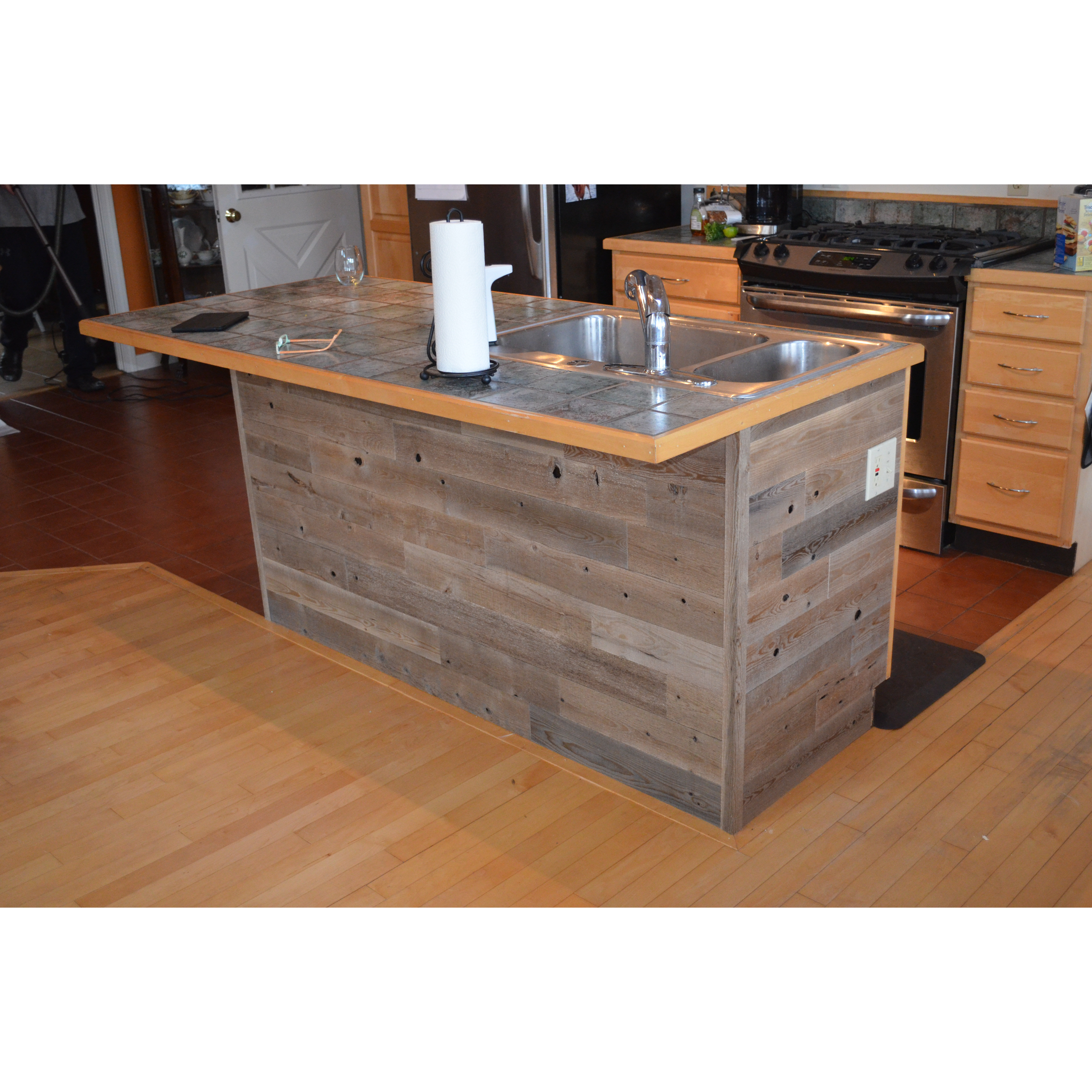 5" x Random Sized Reclaimed Wood Peel and Stick Tile in Barnwood Wayfair